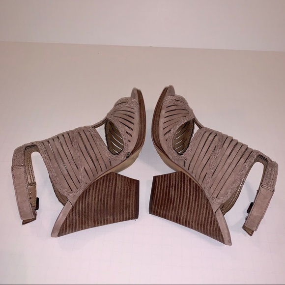 VINCE CAMUTO Janil Suede Stacked Heel Sandals - Picture 3 of 7